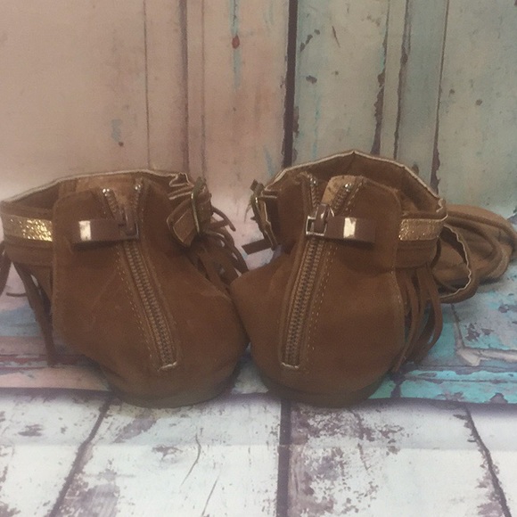 SALE ππ LINK Strappy Fringe Girls Sandals - Picture 3 of 6